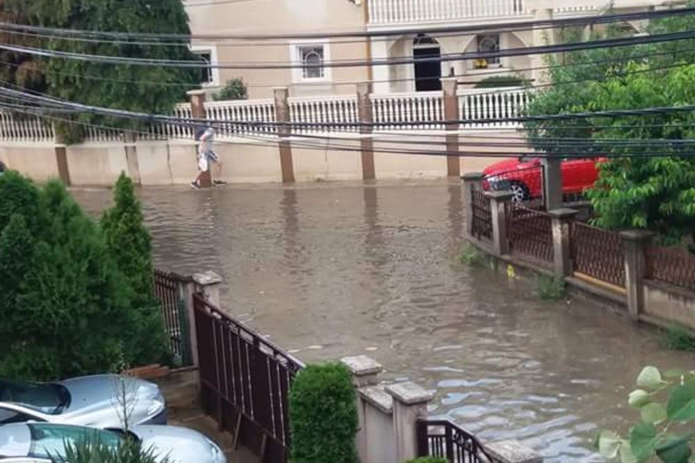 ULICA VOJVODE VLAHOVIĆA POD VODOM! Zbog neplanske gradnje nastao je haos! (VIDEO)