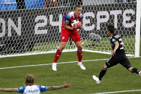 HEROJ ISLANDA KOJI JE BACIO U OČAJ MESIJA: Znao sam da će biti penal! Samo sam uradio svoj domaći zadatak!