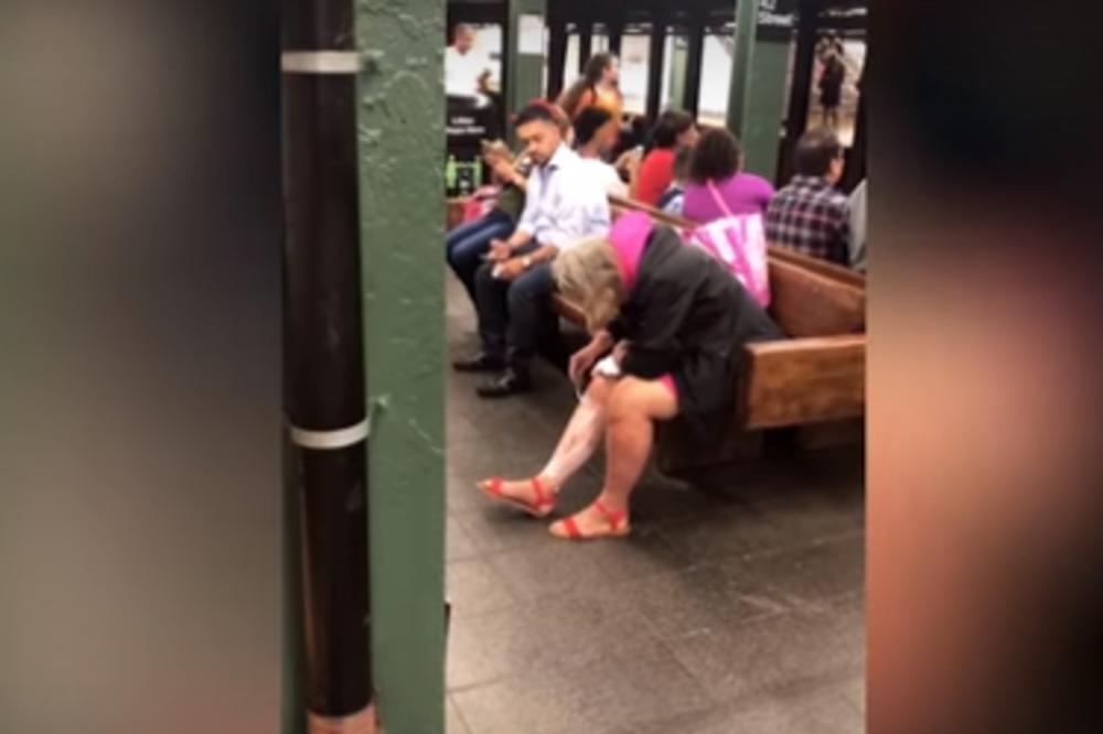 DA SE ISPOVRAĆAŠ! Svi su zgađeno gledali šta ova žena radi u prevozu! (VIDEO)