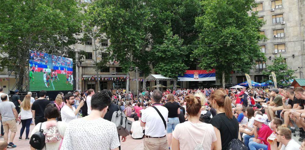 Navijači Srbije na Trgu Nikole Pašića  