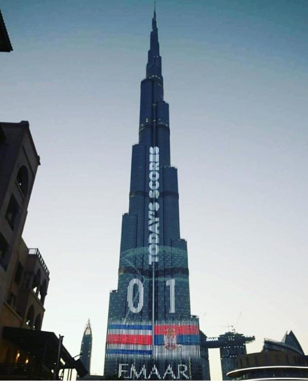 Burdž Kalifa na kojoj piše rezultat utakmice Kostarika - Srbija  