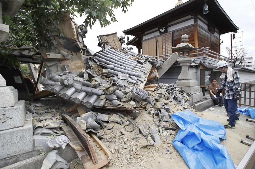 VLADA STRAH OD CUNAMIJA: Zemljotres srušio Osaku, ima mrtvih, među njima i DETE! (FOTO)