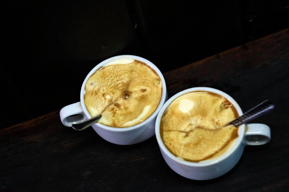 NESVESNO IH PRAVIMO: 6 grešaka kojim poništavamo sva pozitivna dejstva kafe