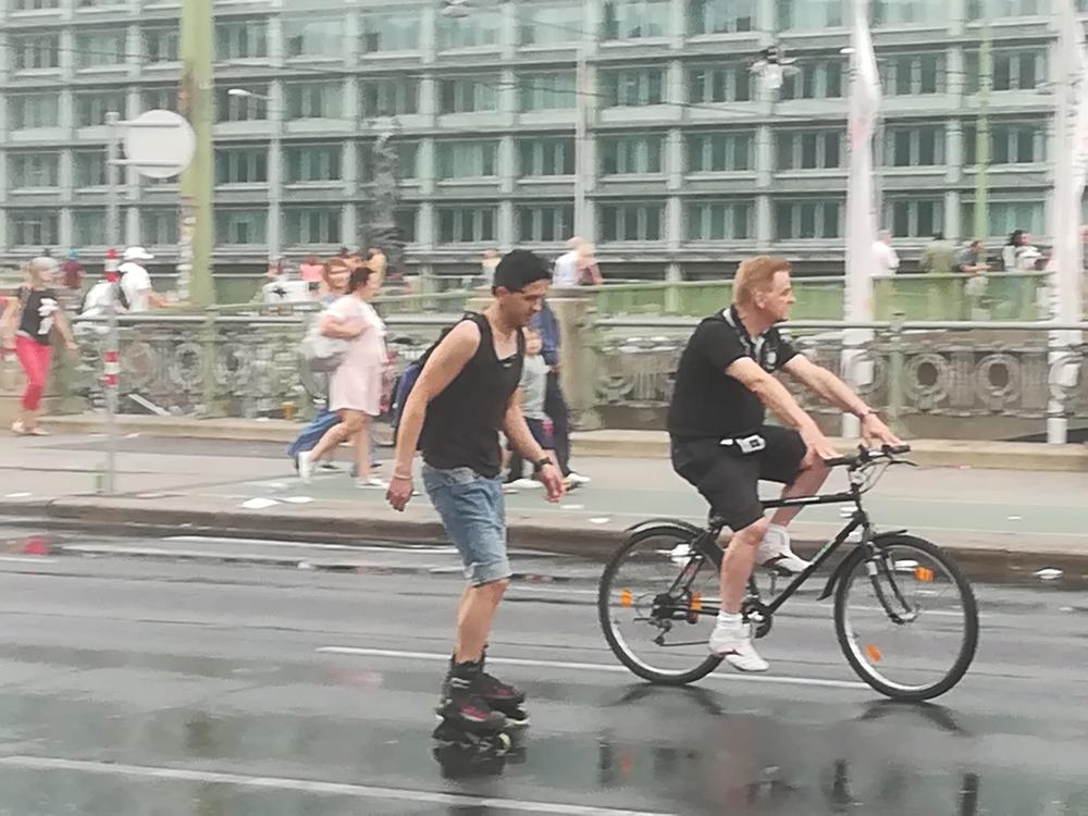 PARADA PONOSA U FOTOGRAFIJAMA   