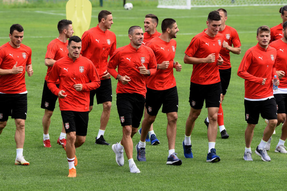 KOJA KOSTARIKA? ONI SU ZABORAVLJENI! Srpski fudbaleri kao mašine na treningu posle pobede nad Kostarikom! (FOTO) (VIDEO)