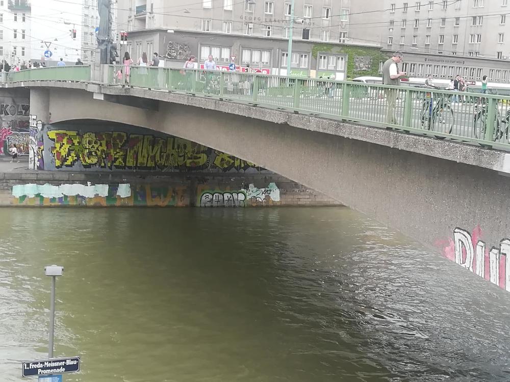 PARADA PONOSA U FOTOGRAFIJAMA    