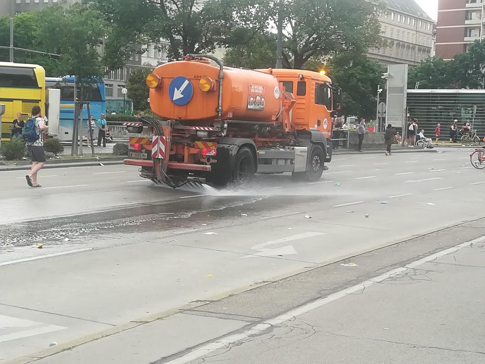 PARADA PONOSA U FOTOGRAFIJAMA    