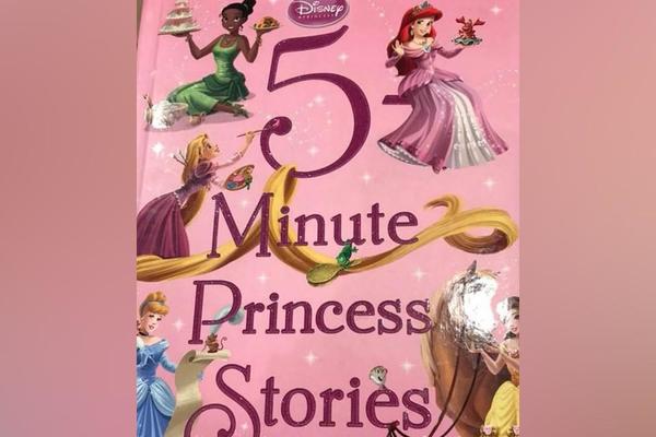 U SECOND HAND RADNJI JE ĆERKI KUPILA KNJIGU BAJKI: Unutra je pronašla PORUKU koja je dovela DO SUZA! (FOTO)