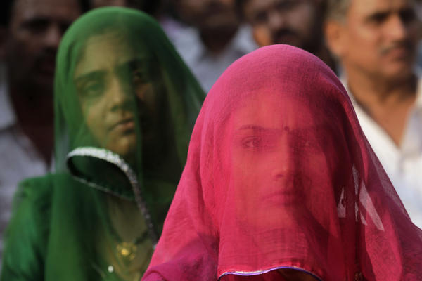 INDIJAC ŽELI DA SE RAZVEDE POSLE PRVE BRAČNE NOĆI: Kada je mlada otkrila lice, doživeo je ŠOK!