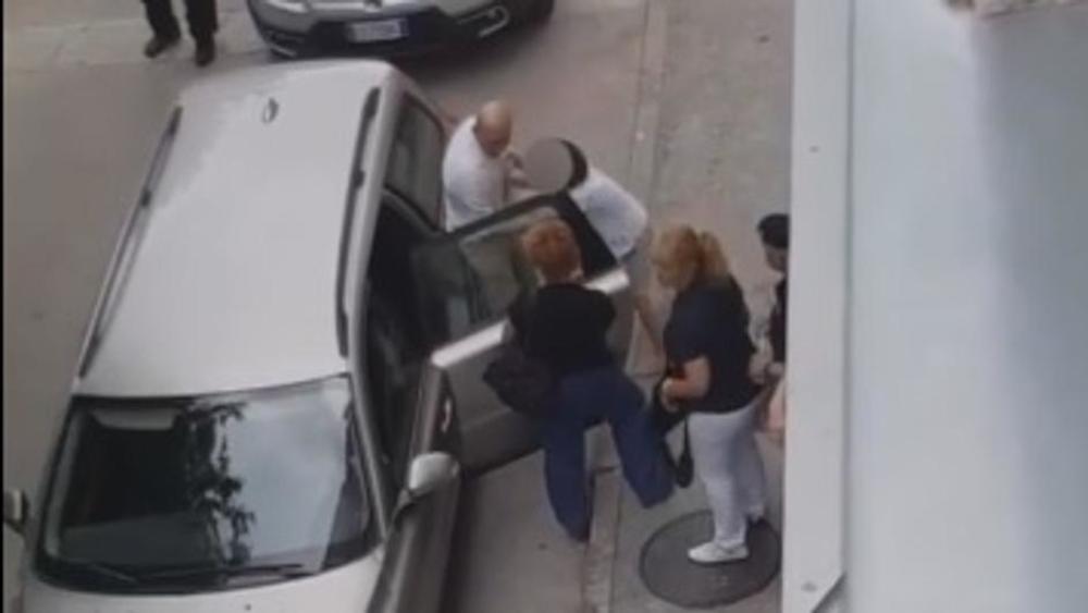 Trenutak prisilnog oduzimanja deteta  