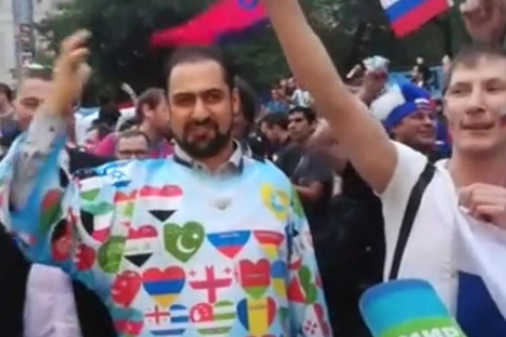 KAKAV CAR! Pop na Crvenom trgu nije mogao da se suzdrži! Skinuo mantiju, pretvorio se u navijača, pa zagrmeo! (VIDEO)