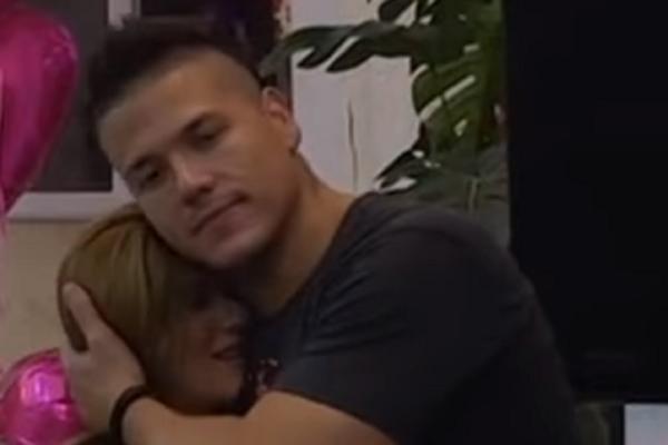 NAJTUŽNIJI RAZGOVOR SLOBE I KIJE ZA KRAJ! Ako vas ovo ne rastuži, neće NIKAD NIŠTA. Ovako se završila jedna divna LJUBAVNA PRIČA (VIDEO)