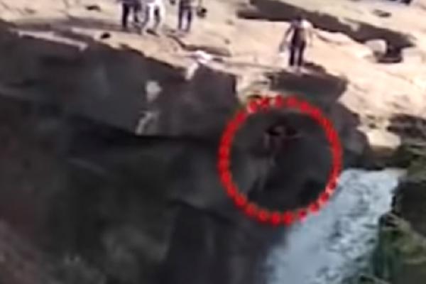 SELFI MU DOŠAO GLAVE: Mladić pao sa 50 metara i otišao u SMRT jer je jurio SAVRŠENI KADAR (VIDEO)