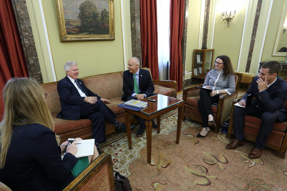 RADOJIČIĆ SA AMERIČKIM AMBASADOROM: Beograd na vodi će promeniti lice grada