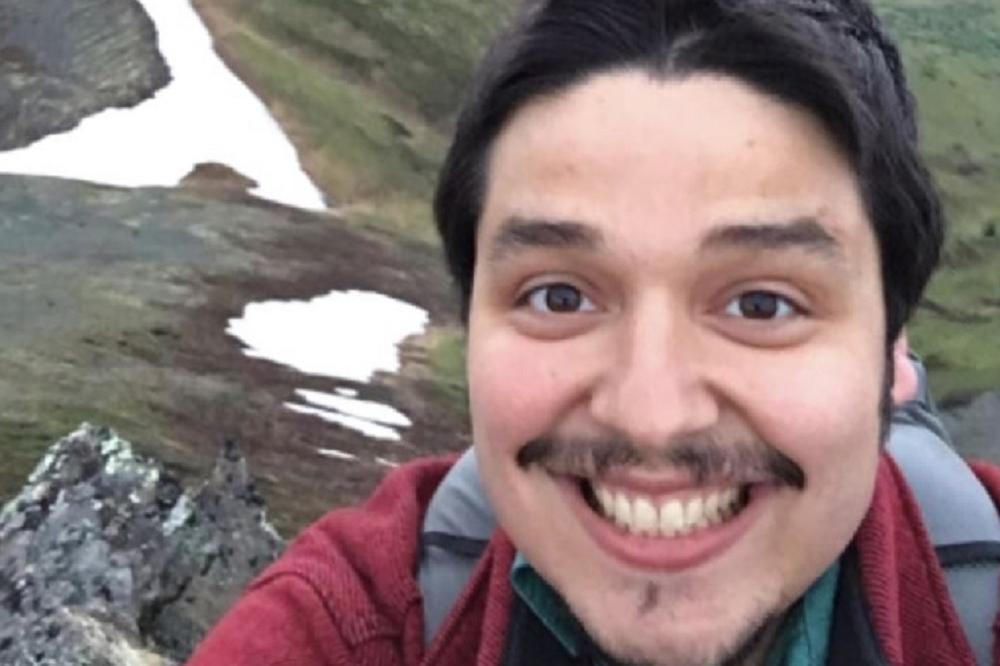 Poručio je PICU i uz nju tražio i GOLE FOTKE: Kada je stigao dostavljač zaledio se od ŠOKA (FOTO)