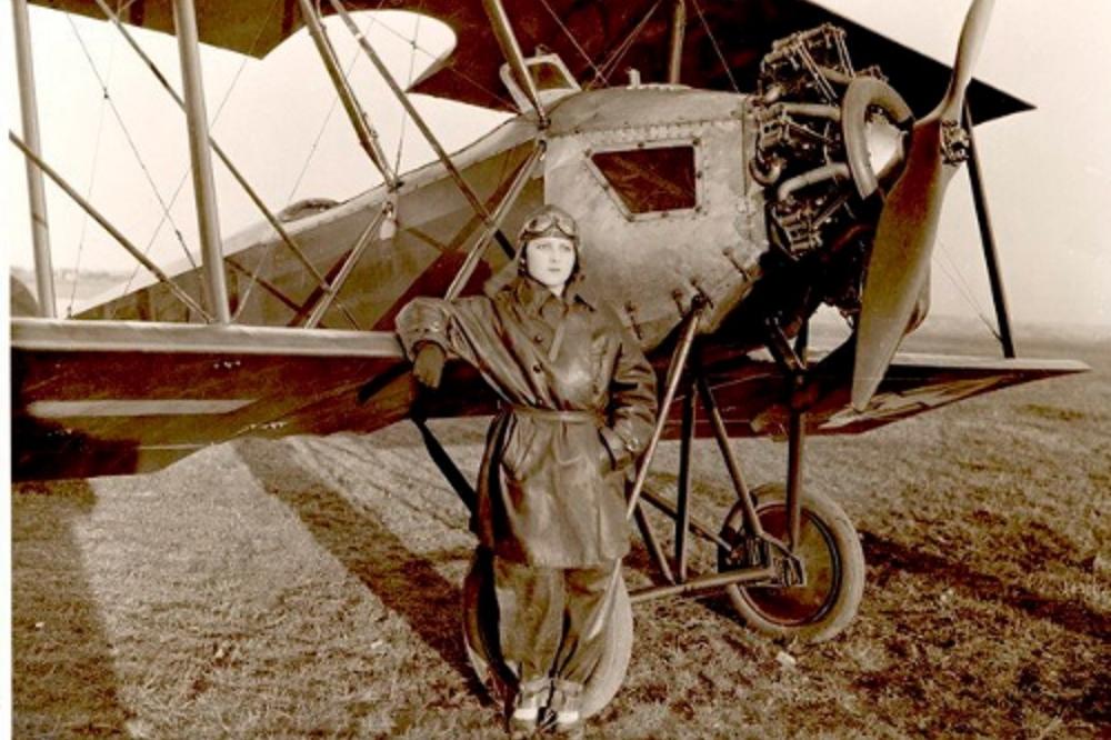 DANICA JE PRVA ŽENA PILOT KOD NAS: Ušla je u istoriju i bila ponos Jugoslavije, a možda za nju nikada niste čuli (FOTO)