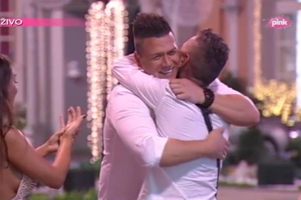 MILAN MILOŠEVIĆ PRIČAO VIŠE NEGO ŠTO TREBA: Kija će morati u Zadrugu zbog para, a Sloba se DRUŽI SA KRIMINALCIMA