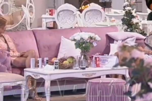 ŠTA SU PRIČALE KIJA I LUNA KAD SU OSTALE SAME U ZADRUZI Mislile su da kamere ne rade i usledilo je izvinjenje! Luna: Kija, izvini... (VIDEO)