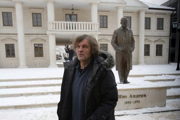 DA LI JE OVO PROVOKACIJA ILI ZDRAV RAZUM? Nova dva spomenika u Kusturicinom gradu su razlog zašto će neki Srbi POBESNETI! (FOTO)