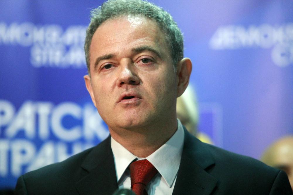 LUTOVAC PREGOVARA SA OMLADINCIMA! Stigao u centralu stranke i poručio OVO!