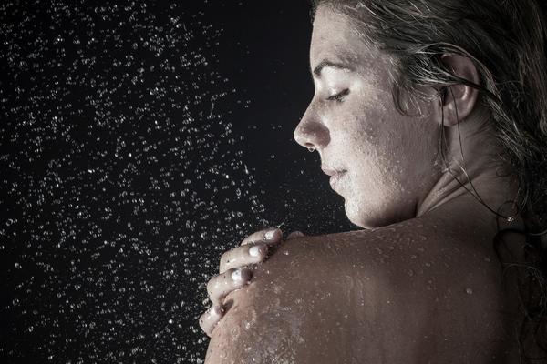 ČUVAJTE SE ONIH KOJI PRVO PERU LICE: Šta prvo tuširate otkriva kakvi ste u krevetu!