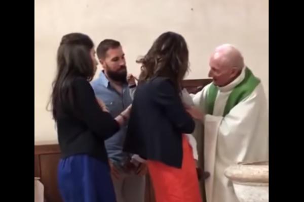 SVEŠTENIK OŠAMARIO BEBU JER JE PLAKALA! Šokirani otac je onda potpuno IZGUBIO ŽIVCE! (VIDEO)