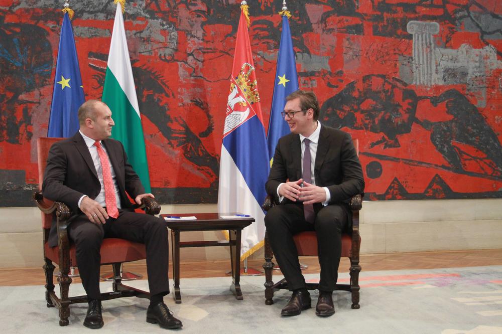 Vučić sa Radevim: Ostavićemo sukobe u prošlosti, u budućnost velikom brzinom