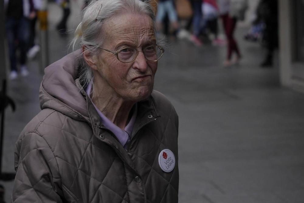 POSLALA JE ĆERKU KOD ZLE SVEKRVE NA VIKEND: Nije mogla naslutiti šta će URADITI, od BESA je ČUPALA KOSU SA GLAVE