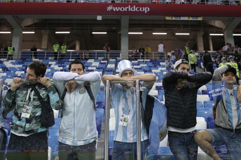 ARGENINA UZELA TROFEJ, A UVERTIRU FINALA POREMETIO SKANDAL: Pokušali na Marakanu da uđu sa lažnim PCR testovima!