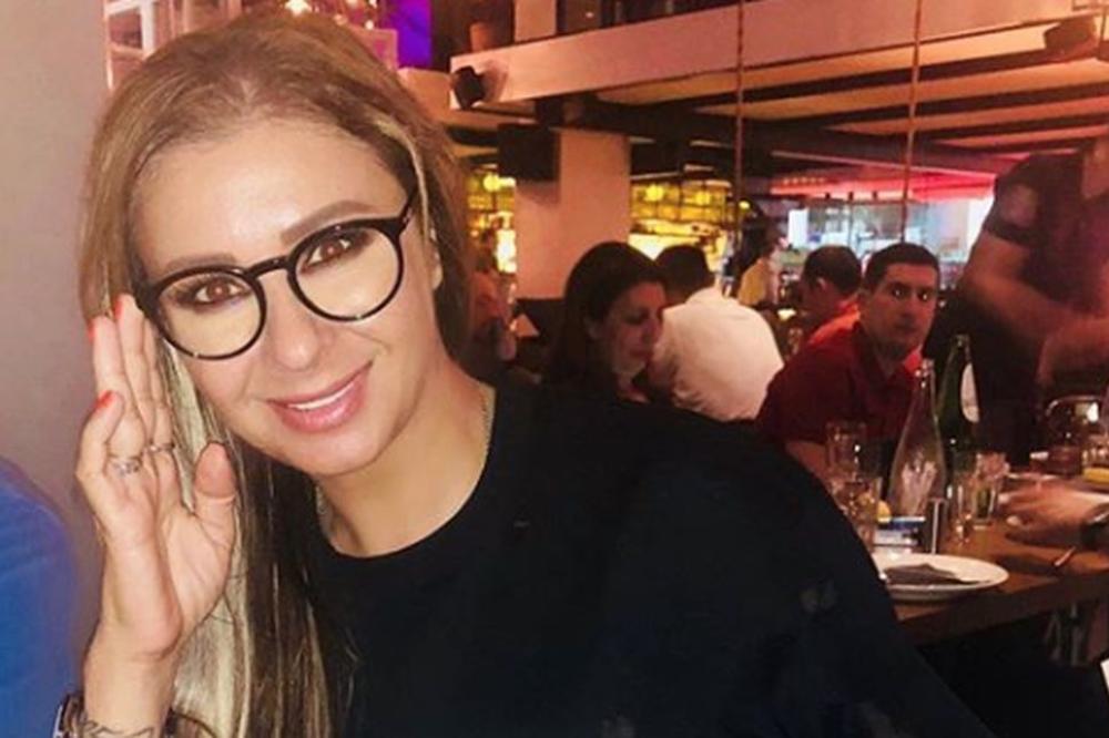 ONA JE DOVELA PARTIZANU POJAČANJE: Vrela i provokativna menadžerka sredila transfer crno-belima! (FOTO)