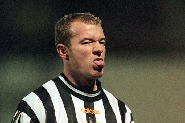 LEGENDARNI ALAN ŠIRER SIKĆE ZBOG SRBIJE: FIFA, vidim da ste baš dosledni da ne sudite penale na centaršuteve! (FOTO)