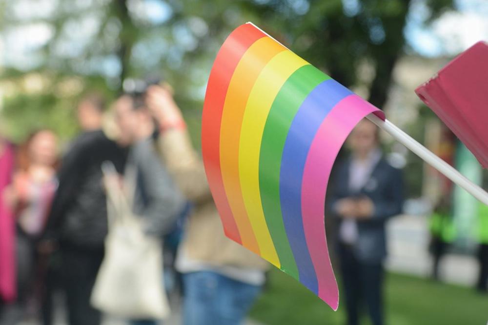 SKUPŠTINA JE DOBILA ROK ZA USVAJANJE: Srbija uskoro dobija zakon koji gej osobama garantuje najšire slobode ikad