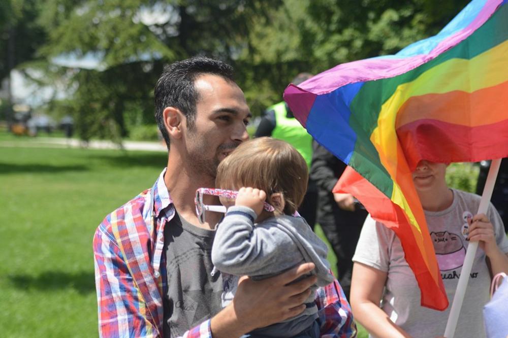 SRBIJA UVODI ISTOPOLNE VANBRAČNE ZAJEDNICE!  Šta će LGBT zajednica dobiti OVIM POTEZOM? (FOTO)