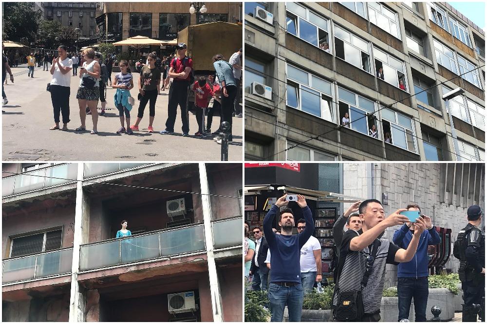 BEOGRAĐANI KRIŠOM GLEDAJU PARADU! Dok se Srbija skriva, turisti i STRANCI oduševljeno fotkaju ponosnu KOLONU