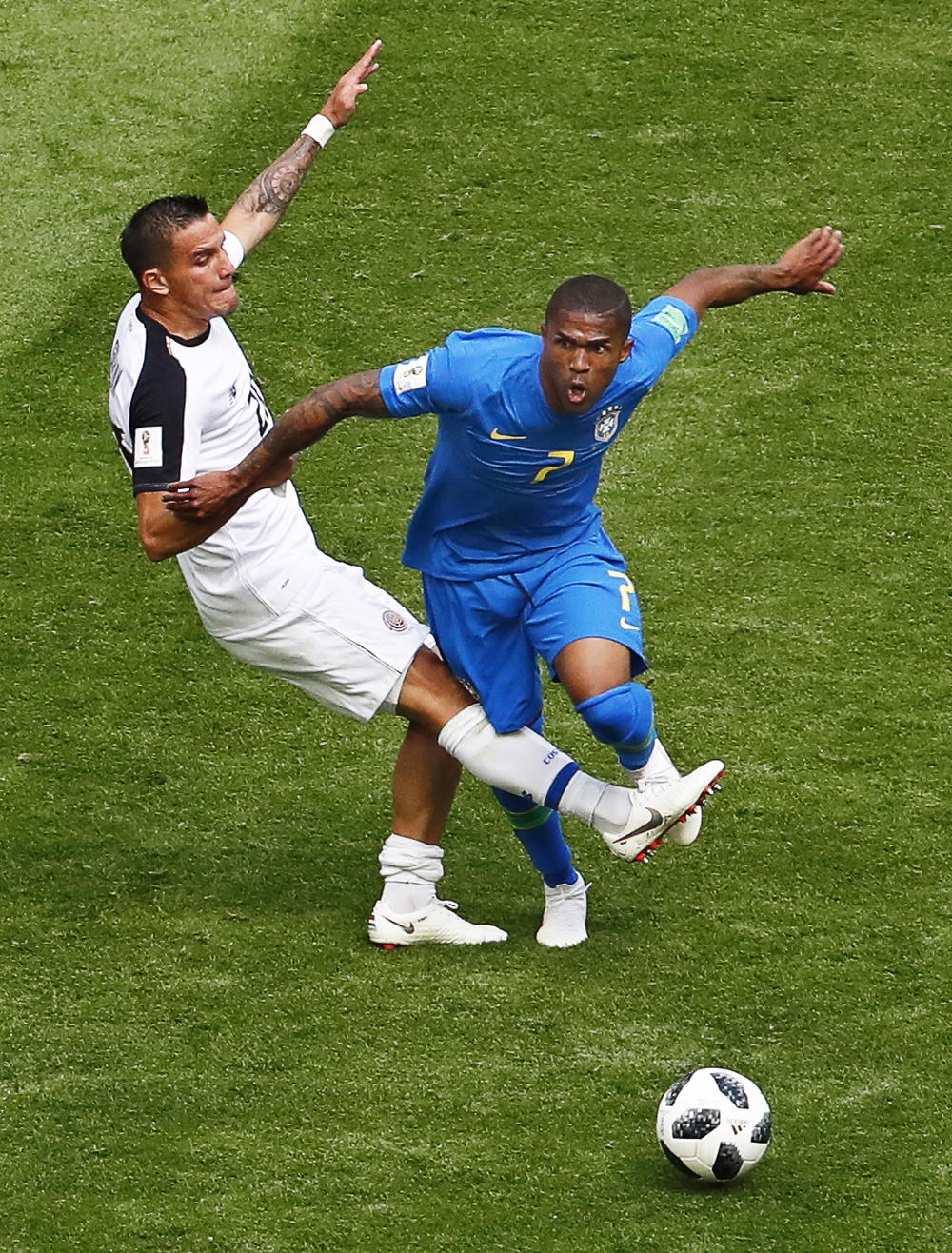 Daglas Košta se povredio na meču protiv Kostarike  