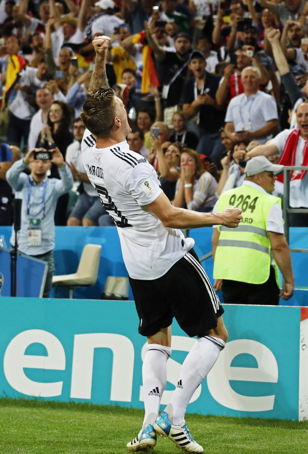 Toni Kros je u 95. minutu postigao gol za pobedu Nemačke  