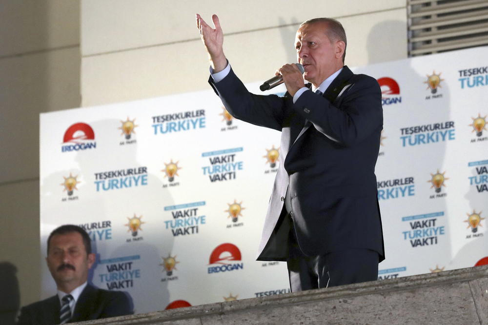 TURSKA JE U RUKAMA ERDOGANA! Trijumfovao na izborima, a zbog promena USTAVA može biti predsednik još 10 GODINA!