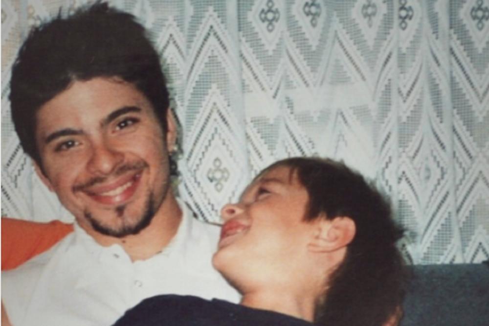 ON JE NJEGOV JEDINI PRAVI NASLEDNIK I BRUTALAN JE FRAJER: Sestrić Tošeta Proeskog muzički je MAG,ujak mu je bio SVE