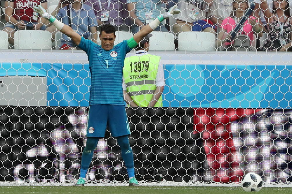 Stariji je od Krstajića i još dva selektora, zaigrao je na Mundijalu, srušio rekord, a stigao da odbrani i penal! (FOTO)