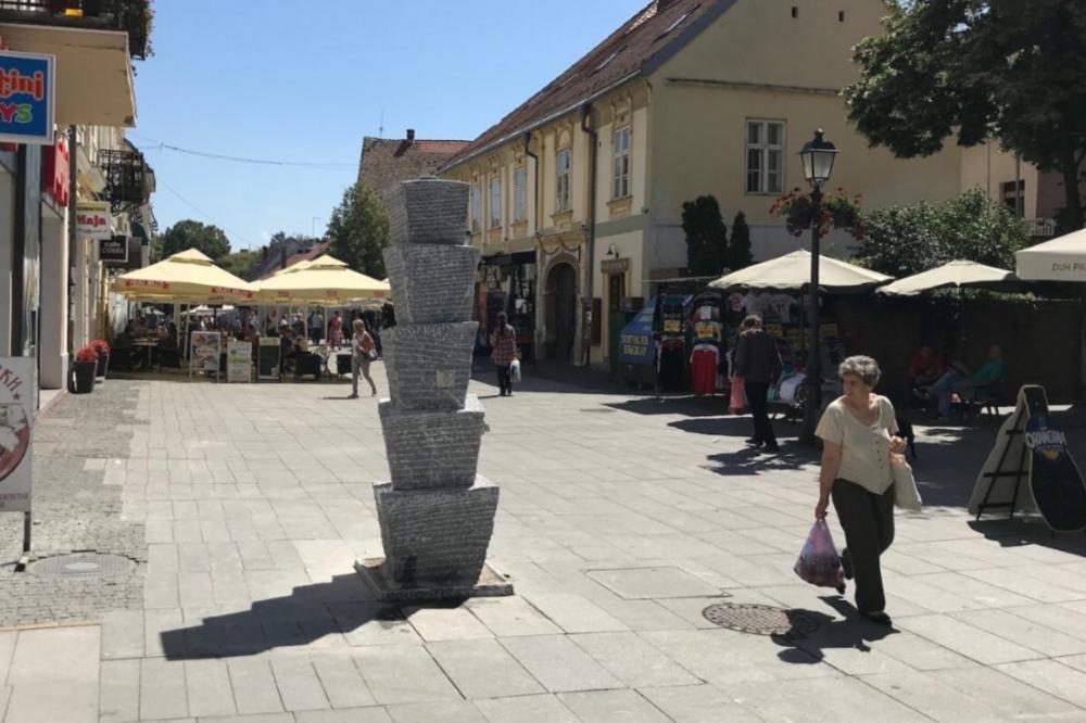 VELELEPNA TVOREVINA, PISOAR ILI EKSPERIMENT? Nova fontana u Zemunu na udaru građana, PROZIVKE PRŠTE SA SVIH STRANA (FOTO)