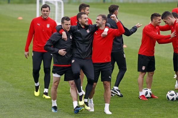 ŠOK! Milivojević je bio samo početak! Krstajić izostavio još jednog superstara sa spiska reprezentacije! (FOTO)