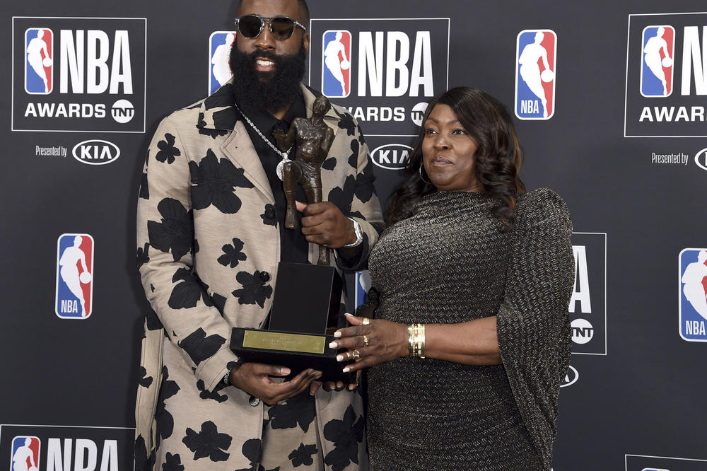 DODELJENE GODIŠNJE NBA NAGRADE! Bez iznenađenja, sve kao što smo i očekvali, Harden je MVP... (FOTO) (VIDEO)