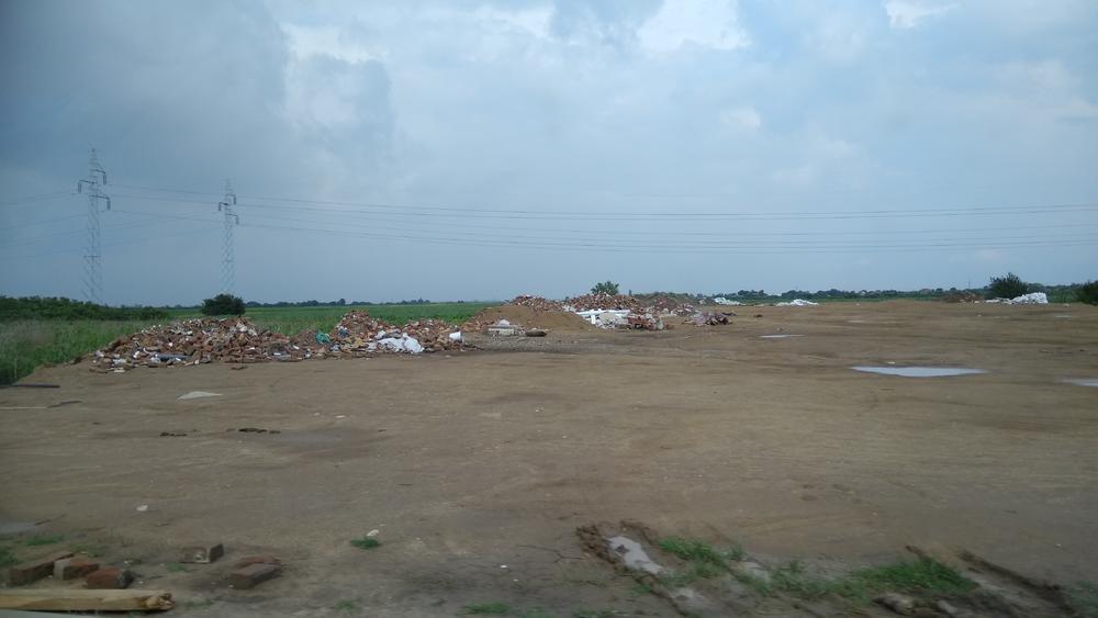 Divlja deponija u Ovči      