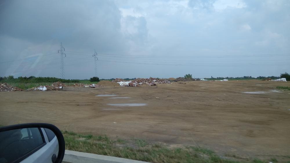 Divlja deponija u Ovči     