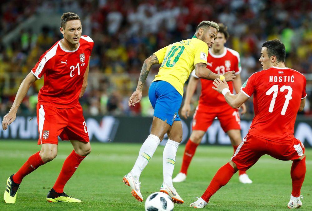 Nemanja Matić na meču protiv Brazila  