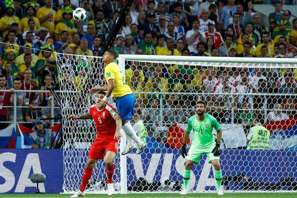 SVET JE DOBIO NAJSKUPLJEG GOLMANA U ISTORIJI: Liverpul i Roma se dogovorili - Alison stiže na Enfild! (FOTO)