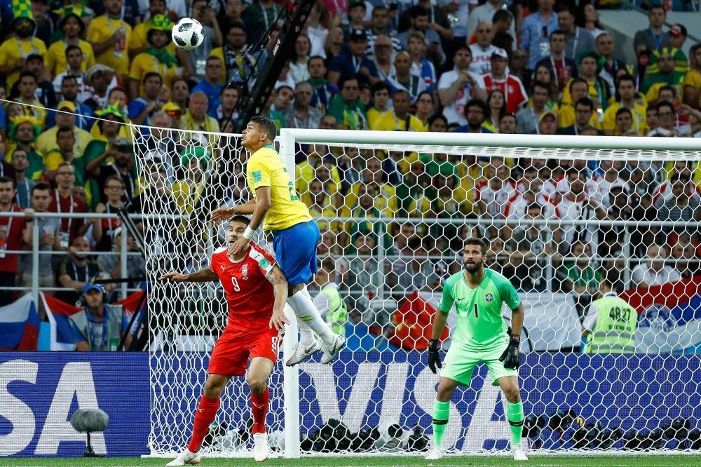 SVET JE DOBIO NAJSKUPLJEG GOLMANA U ISTORIJI: Liverpul i Roma se dogovorili - Alison stiže na Enfild! (FOTO)