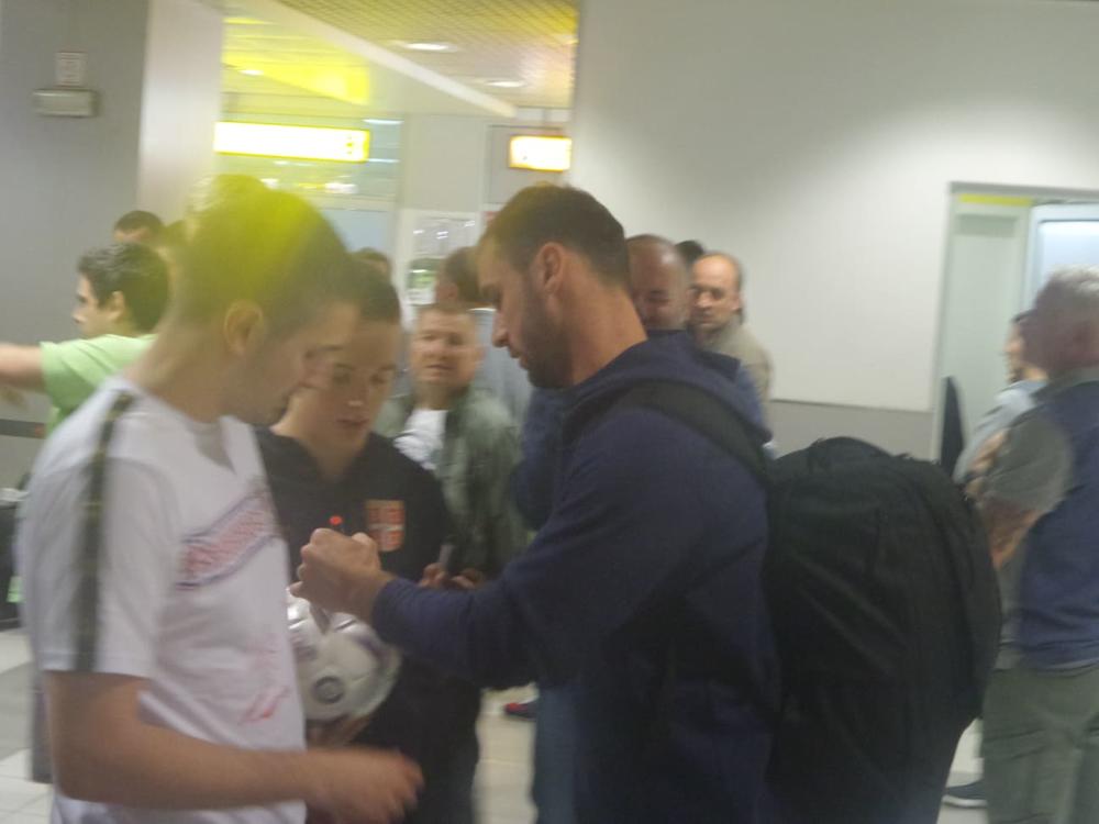 Potpisivanje autograma  