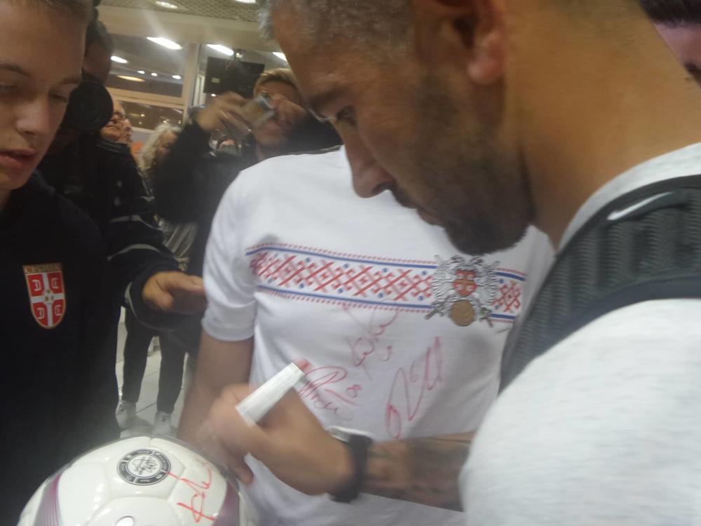 Potpisivanje autograma  