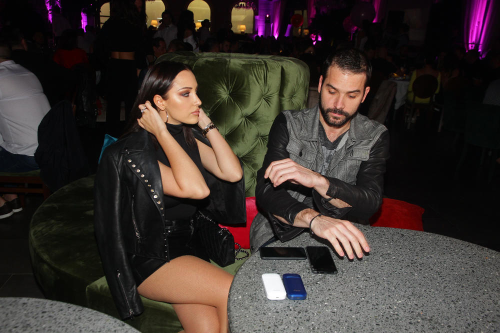 GDE ONA OKOM, ON SKOKOM: Aleksandra MALTRETIRA Filipa! Trudi se da joj ugodi, a ona to maksimalno KORISITI!